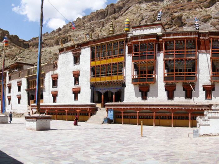 Explore The Shey Palace, Thiksey And Hemis Monastery Explore The Shey Palace, Thiksey And Hemis Monastery